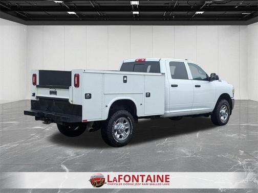 2022 RAM 2500 Tradesman Crew Cab 4x4 8' Box