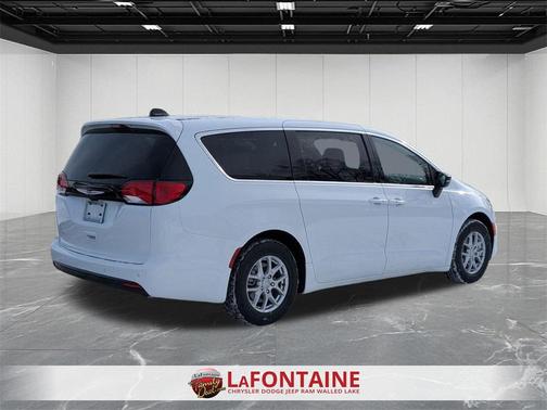 2026 Chrysler Voyager LX