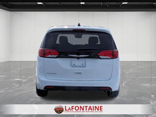 2026 Chrysler Voyager LX