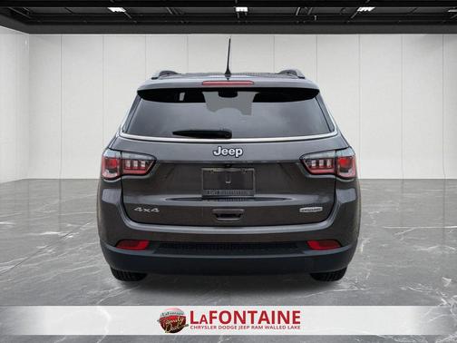 Granite Crystal Metallic Clearcoat 2022 Jeep Compass Latitude