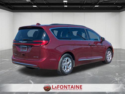 Velvet Red Pearlcoat 2022 Chrysler Pacifica Limited