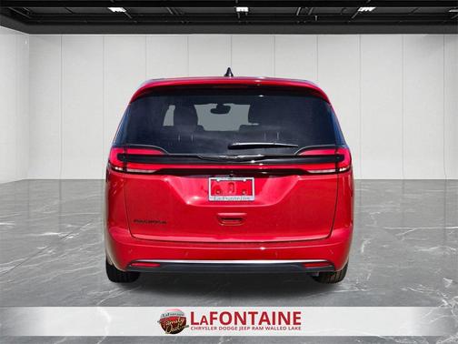 2026 Chrysler Pacifica L