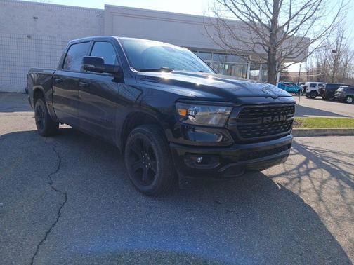 Diamond Black Crystal Pearlcoat 2023 RAM 1500 Big Horn/Lone Star