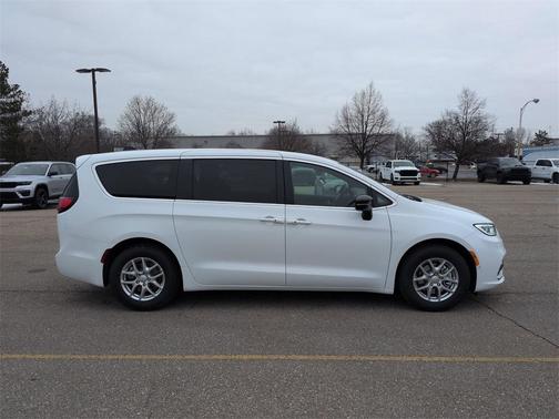 2026 Chrysler Pacifica L