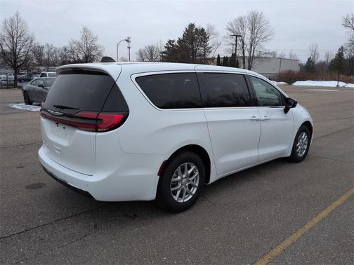 2026 Chrysler Pacifica L
