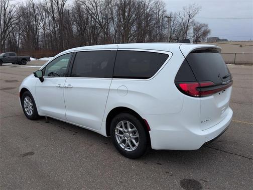 2026 Chrysler Pacifica L