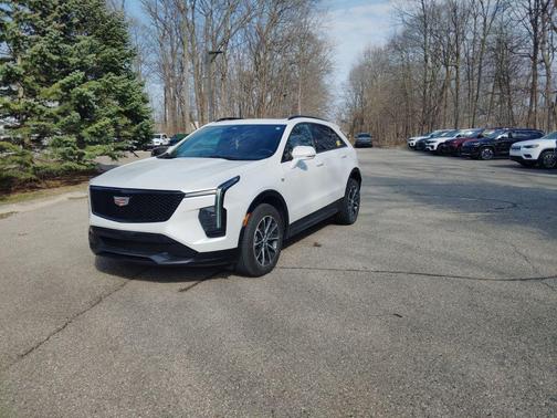 Crystal White Tricoat 2024 Cadillac XT4 Sport