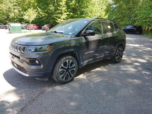 Granite Crystal Metallic Clearcoat 2023 Jeep Compass Limited