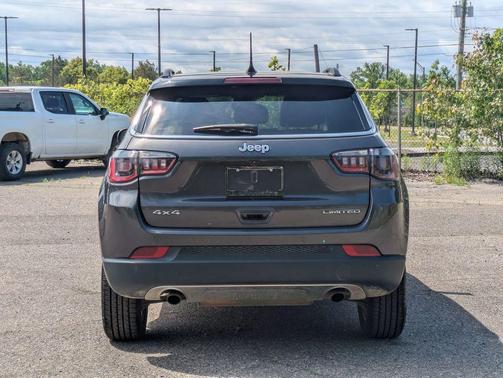 Granite Crystal Metallic Clearcoat 2023 Jeep Compass Limited