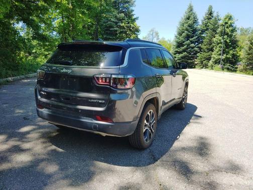 Granite Crystal Metallic Clearcoat 2023 Jeep Compass Limited