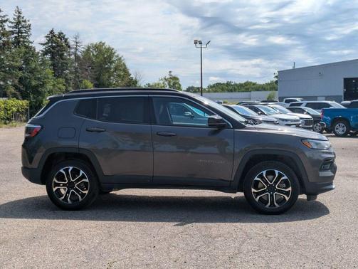 Granite Crystal Metallic Clearcoat 2023 Jeep Compass Limited