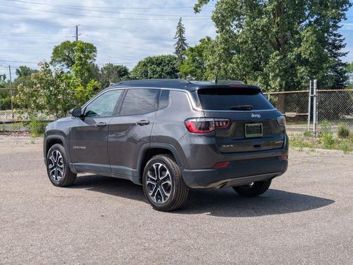Granite Crystal Metallic Clearcoat 2023 Jeep Compass Limited