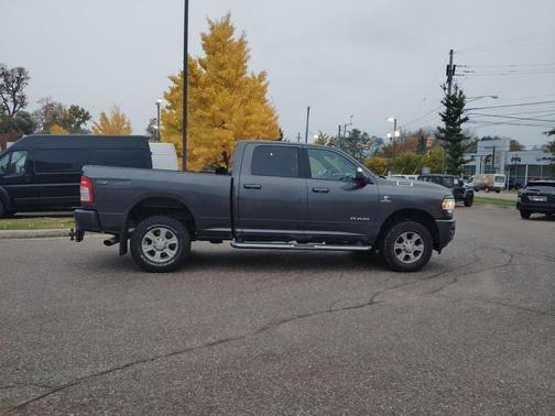 2020 RAM 2500 Big Horn Crew Cab 4X4 6'4' Box