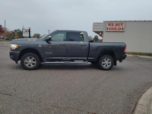 2020 RAM 2500 Big Horn Crew Cab 4X4 6'4' Box