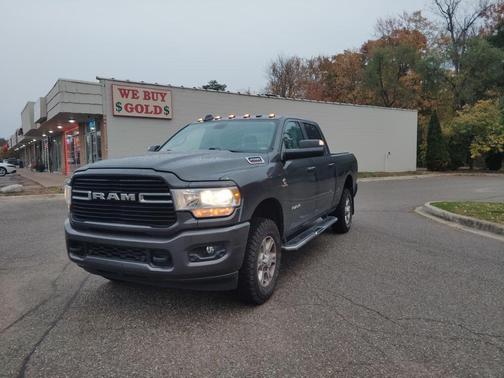 2020 RAM 2500 Big Horn Crew Cab 4X4 6'4' Box
