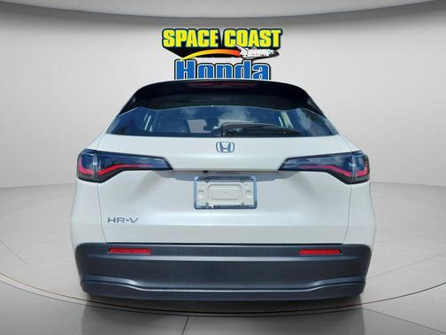 Platinum White Pearl 2025 Honda HR-V LX