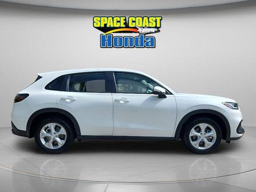 Platinum White Pearl 2025 Honda HR-V LX