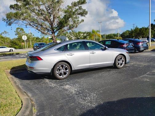 Lunar Silver Metallic 2023 Honda Accord EX