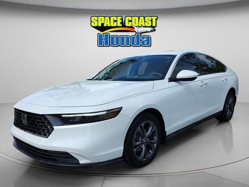 Platinum White Pearl 2023 Honda Accord EX