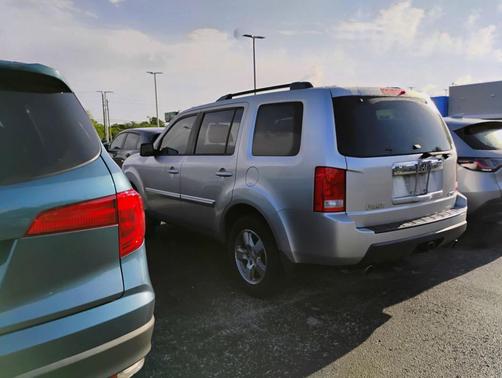 Alabaster Silver Metallic 2010 Honda Pilot EX-L