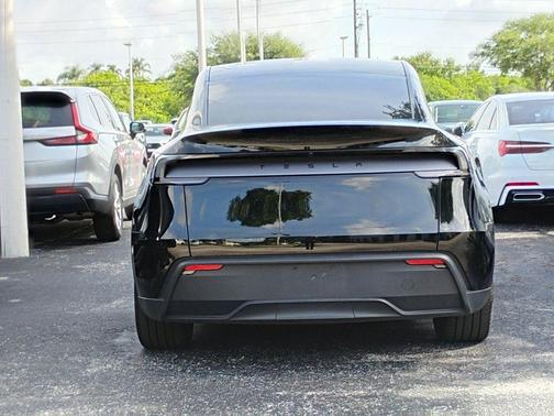 Diamond Black 2026 Tesla Model Y PREMIUM