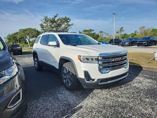 White Frost 2023 GMC Acadia SLT