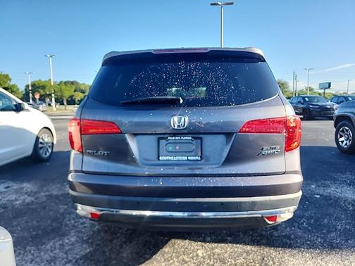 Modern Steel Metallic 2017 Honda Pilot Elite