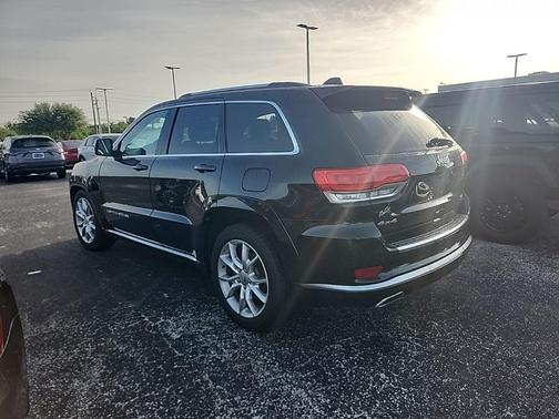 Brilliant Black Crystal Pearlcoat 2016 Jeep Grand Cherokee Summit