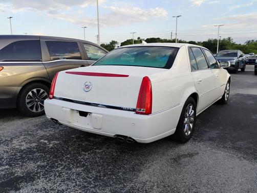 Cotillion White 2009 Cadillac DTS