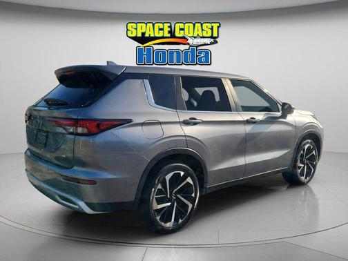 2022 Mitsubishi Outlander SE