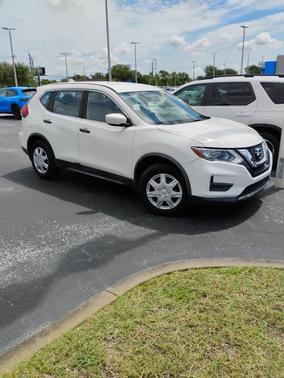 Glacier White 2017 Nissan Rogue S