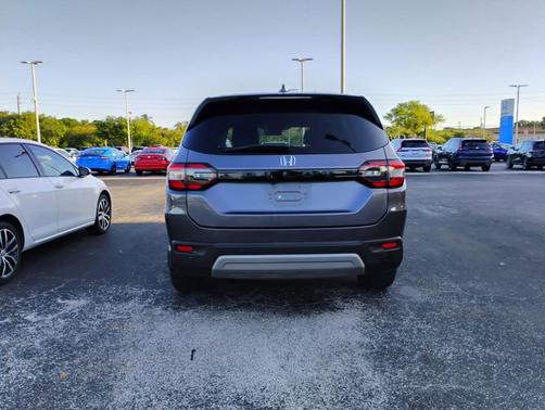 Gray 2023 Honda Pilot EX-L 8-Passenger