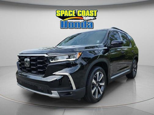 Crystal Black Pearl 2023 Honda Pilot Touring
