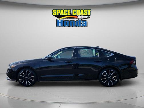 Crystal Black Pearl 2026 Honda Accord Hybrid Touring