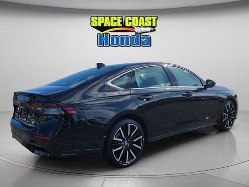 Crystal Black Pearl 2026 Honda Accord Hybrid Touring
