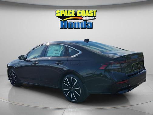 Crystal Black Pearl 2026 Honda Accord Hybrid Touring