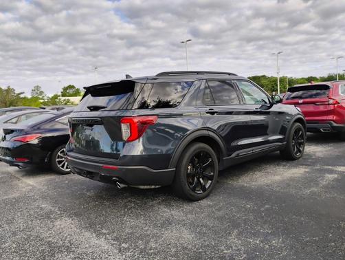 Atlas Blue Metallic 2023 Ford Explorer ST-Line