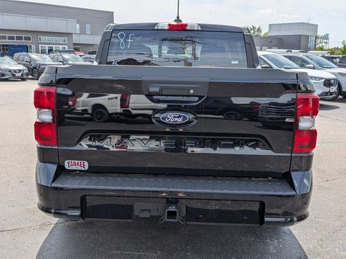 SHADOW BLACK 2026 Ford Maverick Lobo High
