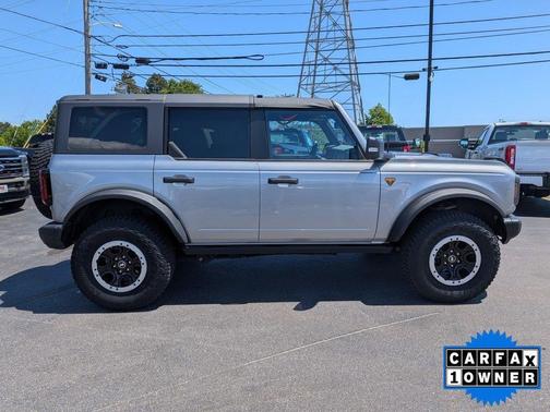 ICONIC SILVER METALLIC 2023 Ford Bronco Badlands