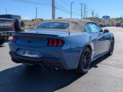 2025 Ford Mustang EcoBoost