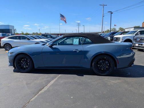 2025 Ford Mustang EcoBoost