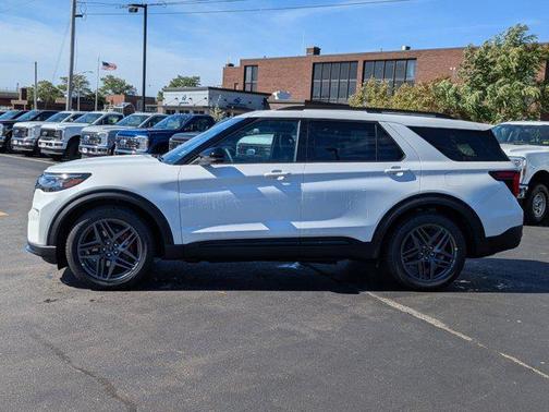 2025 Ford Explorer ST