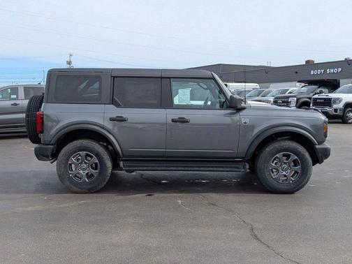 CARBONIZED GRAY METALLIC 2026 Ford Bronco Big Bend