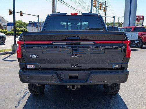 2025 Ford F-150 Lightning LARIAT