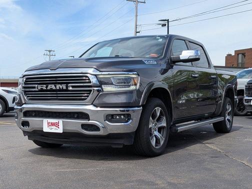 Granite Crystal Metallic Clearcoat 2019 RAM 1500 Laramie