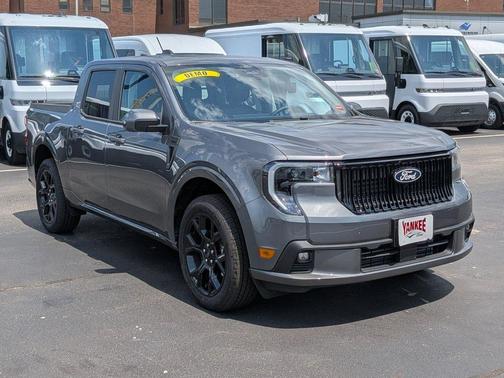 CARBONIZED GRAY METALLIC 2026 Ford Maverick Lobo Standard