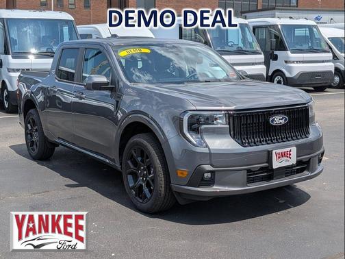 CARBONIZED GRAY METALLIC 2026 Ford Maverick Lobo Standard