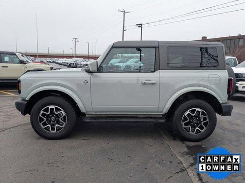 CACTUS GRAY 2023 Ford Bronco Outer Banks
