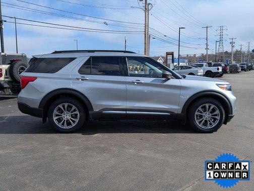 ICONIC SILVER METALLIC 2022 Ford Explorer XLT