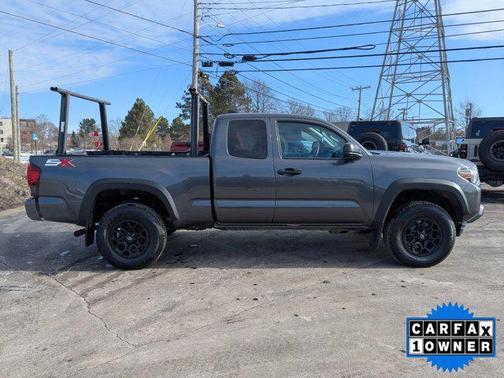 2022 Toyota Tacoma SR